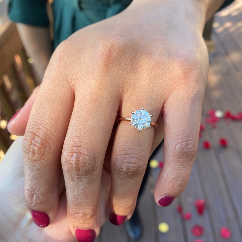 I’m getting married 👰 About me “kisslizz” ❤️